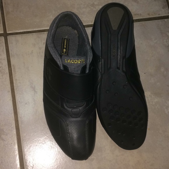 ladies lacoste trainers with velcro fastening